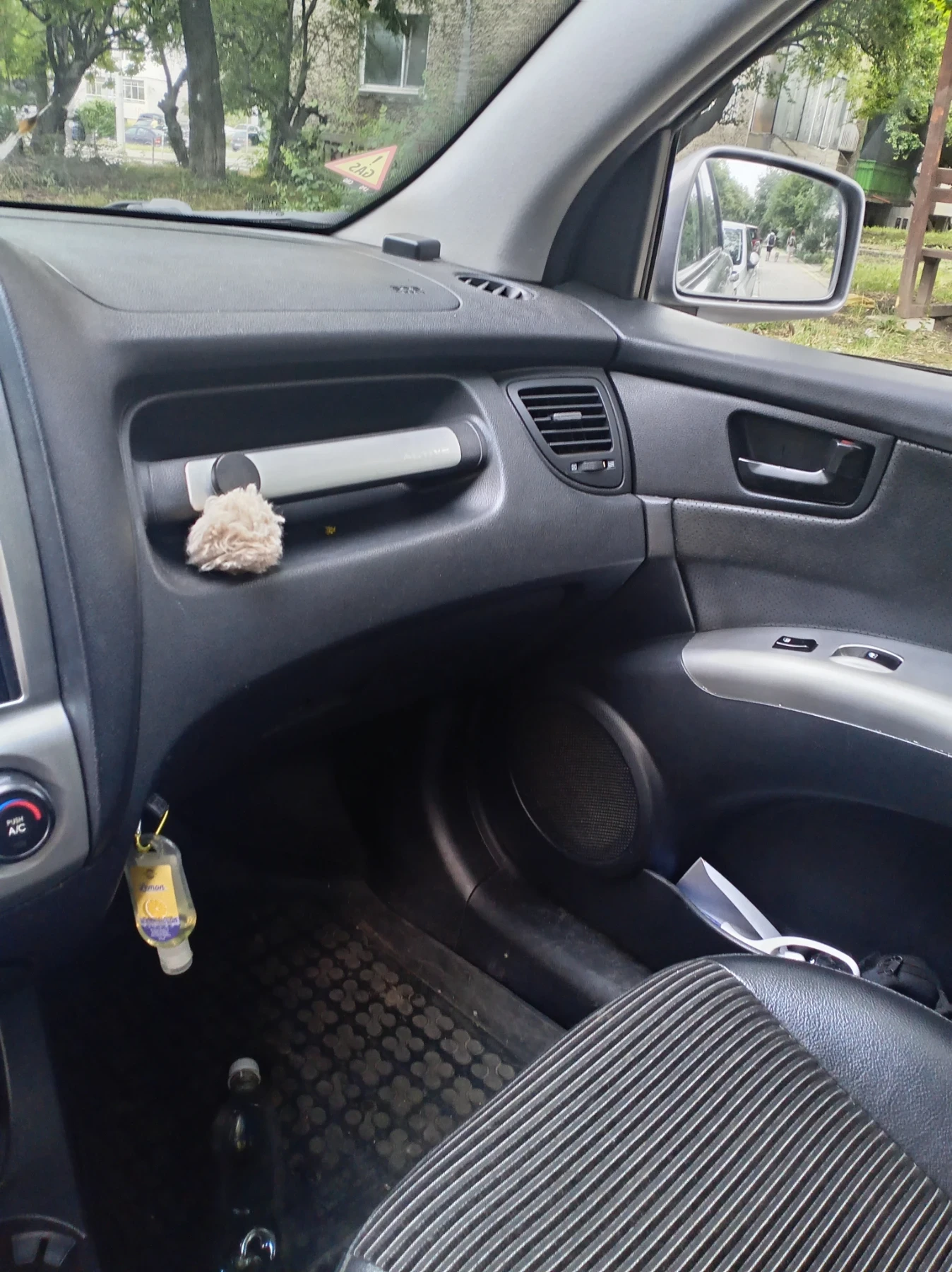 Kia Sportage 2.0 газ-бензин, снимка 6 - Автомобили и джипове - 55688368