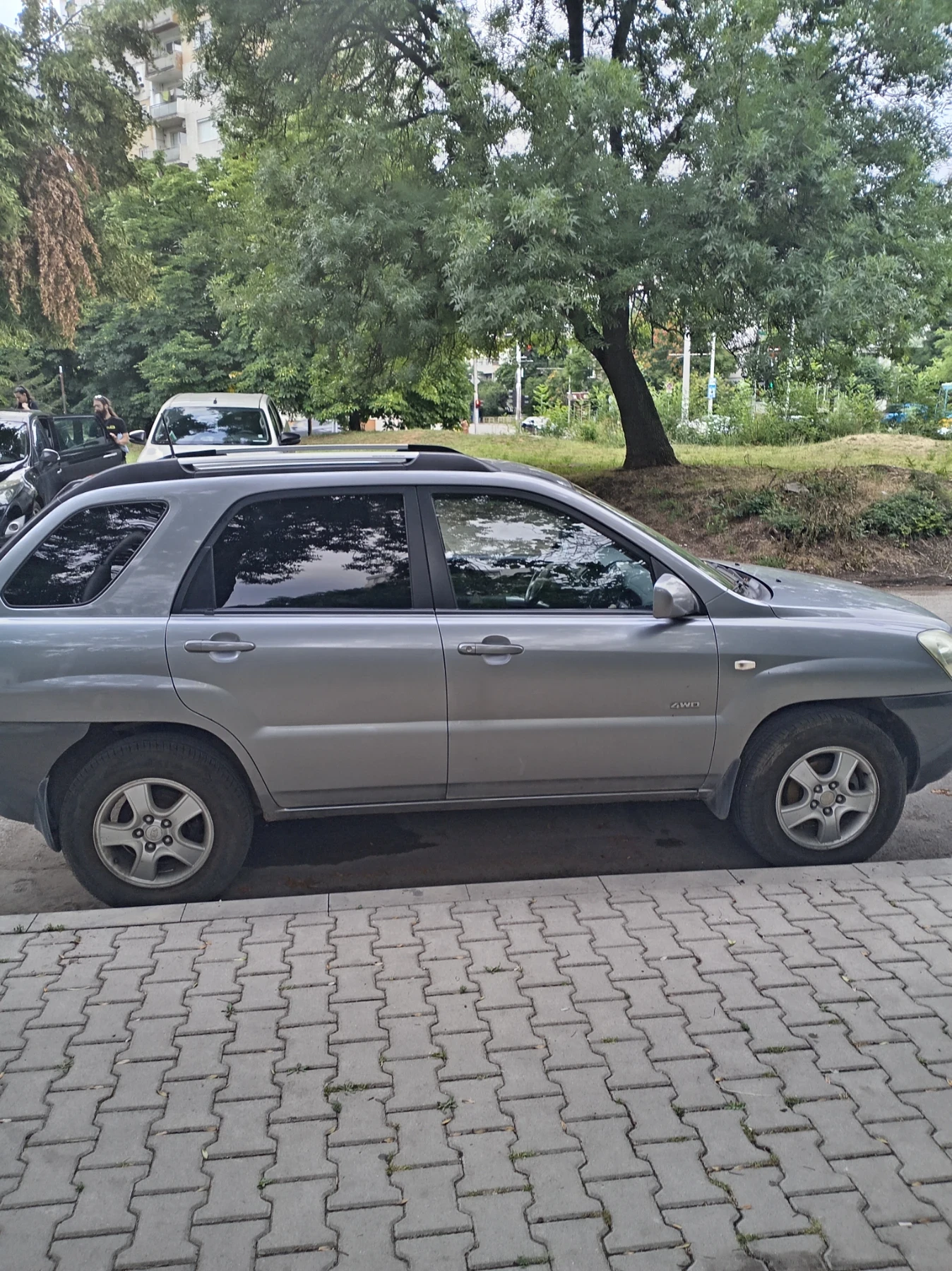 Kia Sportage 2.0 газ-бензин, снимка 4 - Автомобили и джипове - 55688368