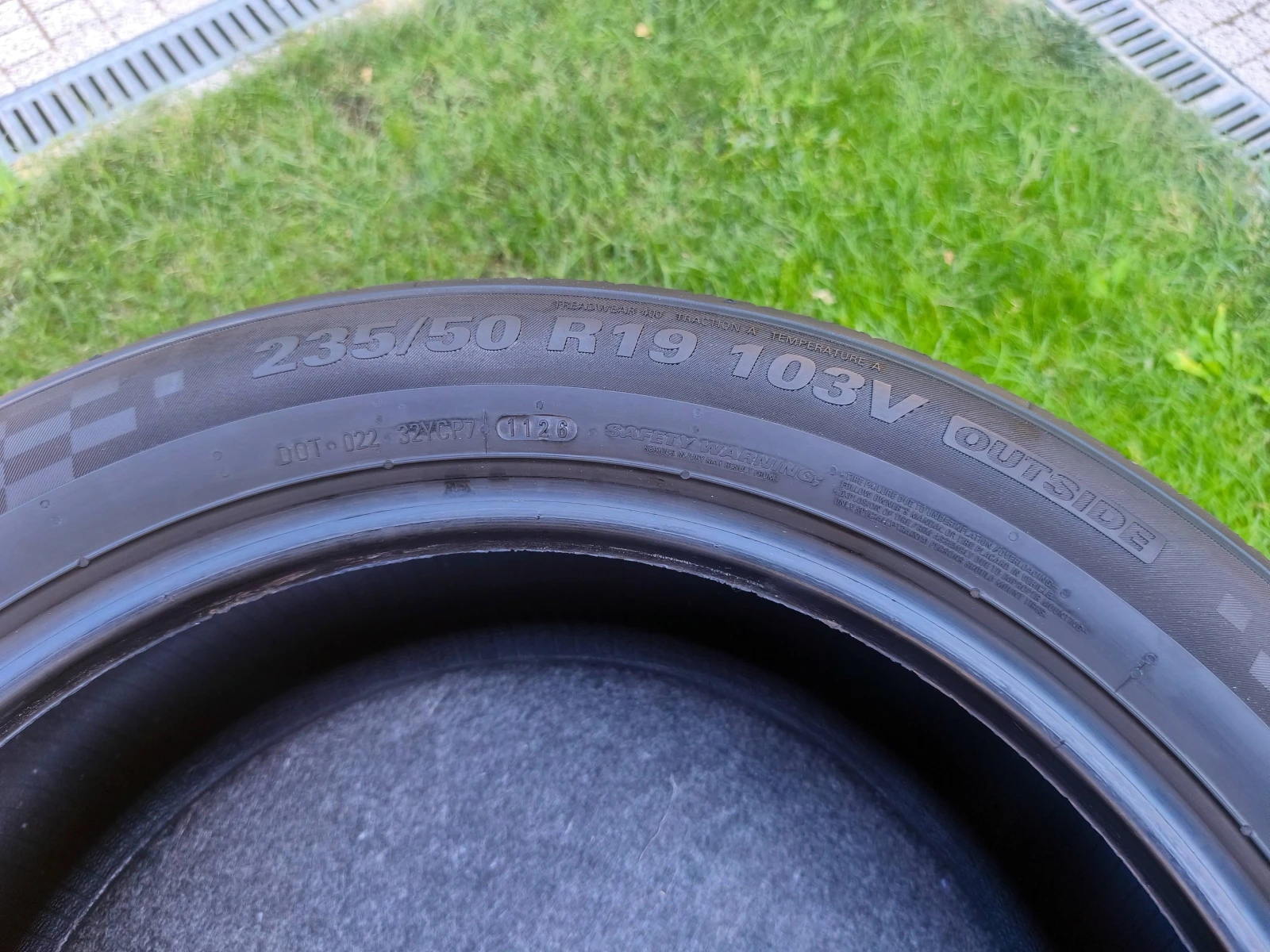 Гуми Летни 235/50R19, снимка 2 - Гуми и джанти - 56069373