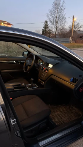 Mercedes-Benz C 200, снимка 3
