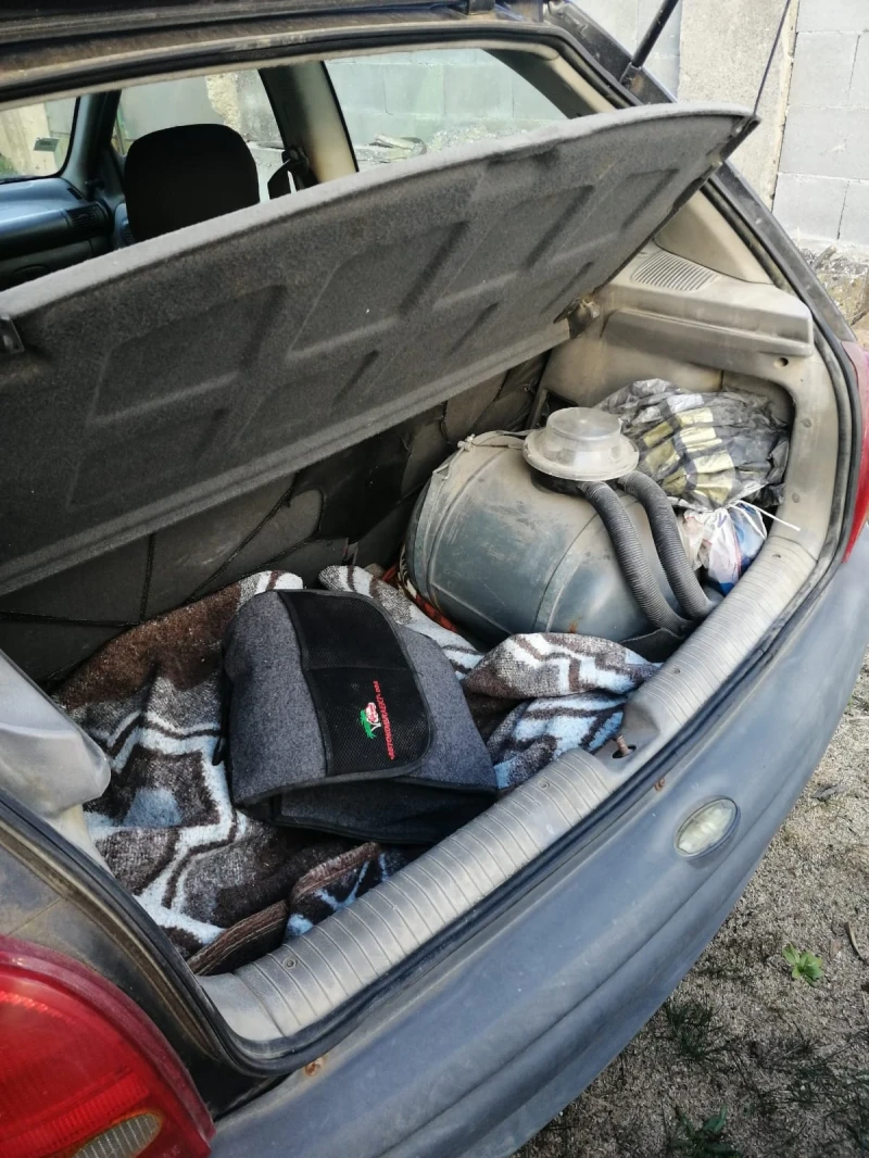 Opel Corsa, снимка 6 - Автомобили и джипове - 52401115