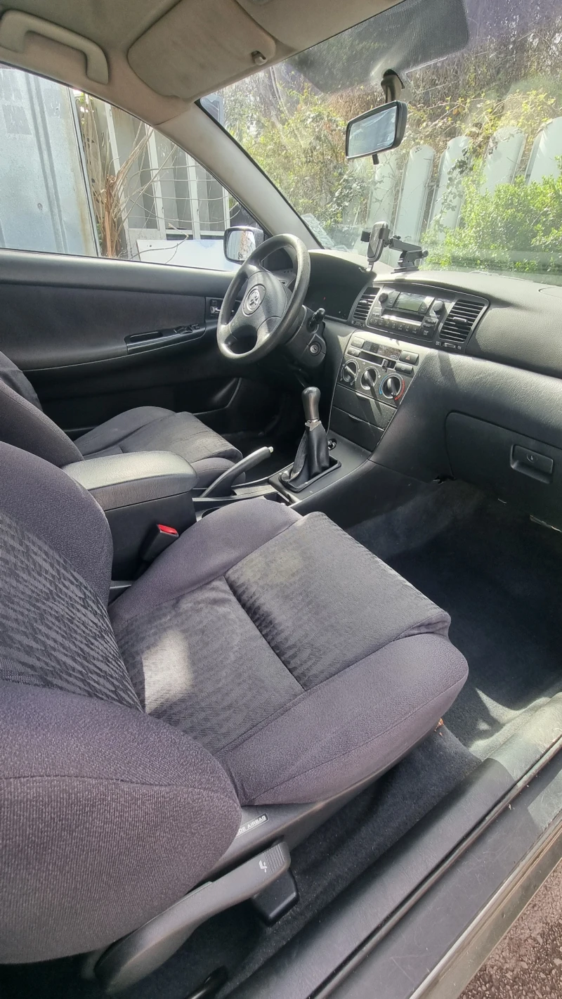 Toyota Corolla 1.6 110 бензин, снимка 10 - Автомобили и джипове - 51516894