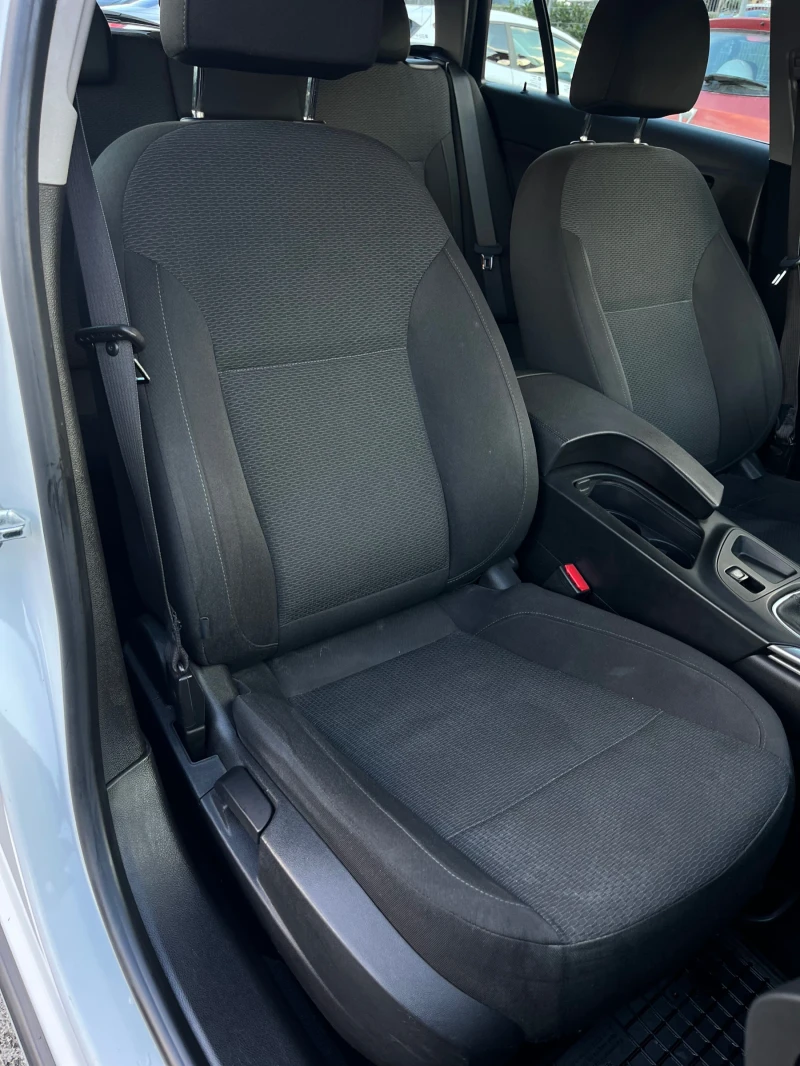 Opel Insignia Sport tourer , снимка 7 - Автомобили и джипове - 53308269