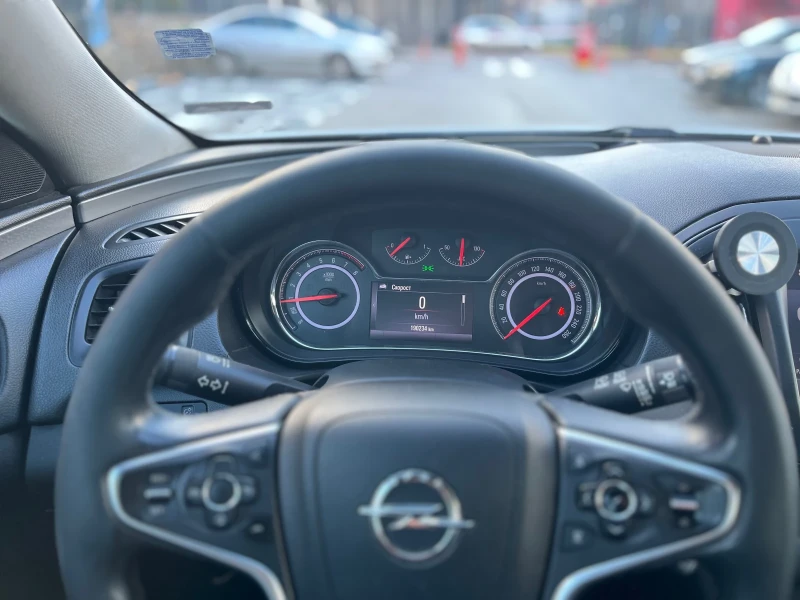 Opel Insignia Sport tourer , снимка 10 - Автомобили и джипове - 53308269