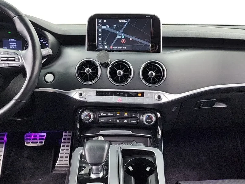 Kia Stinger 2.2 Diesel 2Wd Dream Edition, снимка 14 - Автомобили и джипове - 55787334
