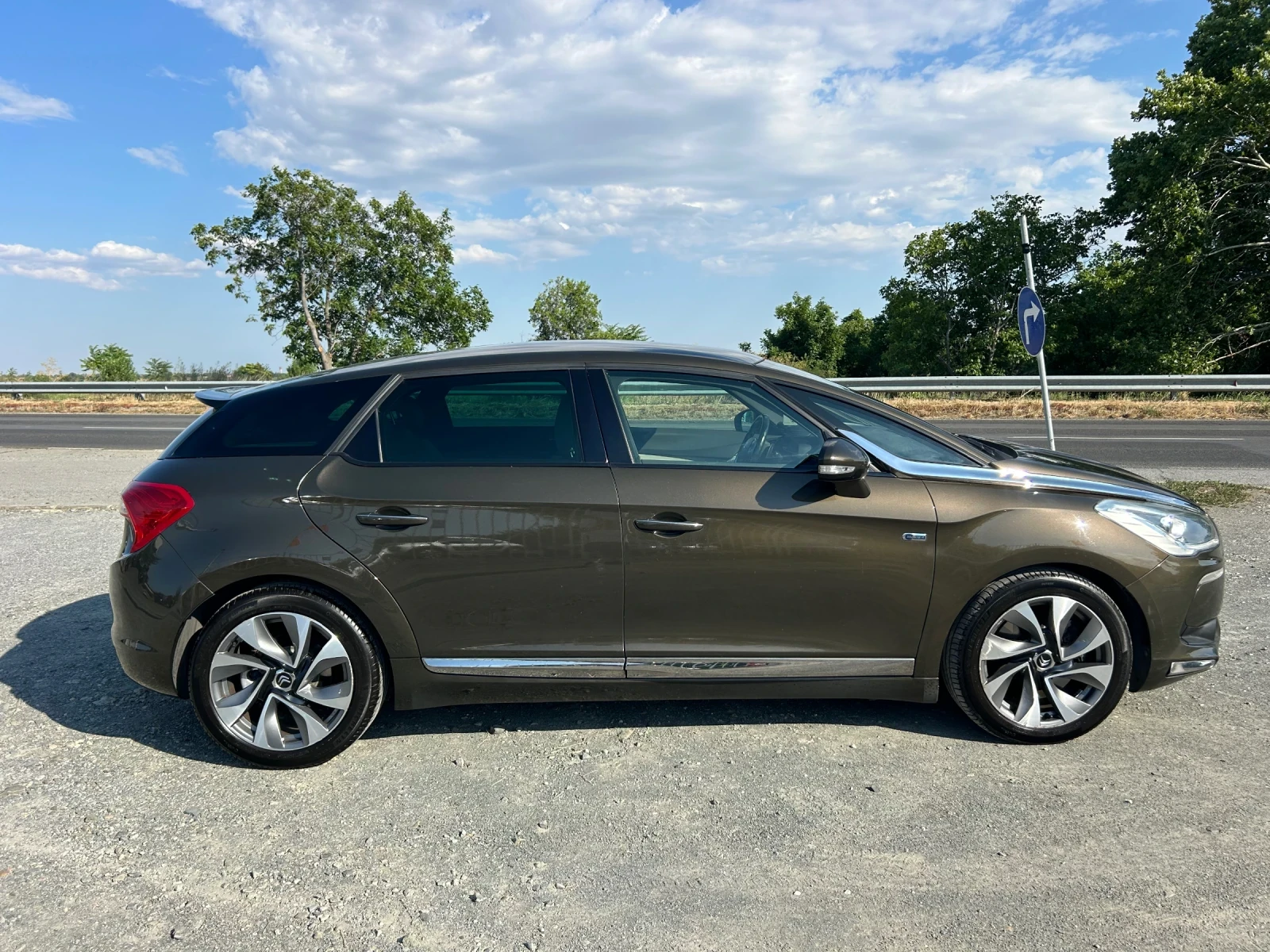 Citroen DS5 2.0-200 КС ХИБРИД  , НАВИ , АВТОМАТ /4х4 / ПАНОРАМ - изображение 4