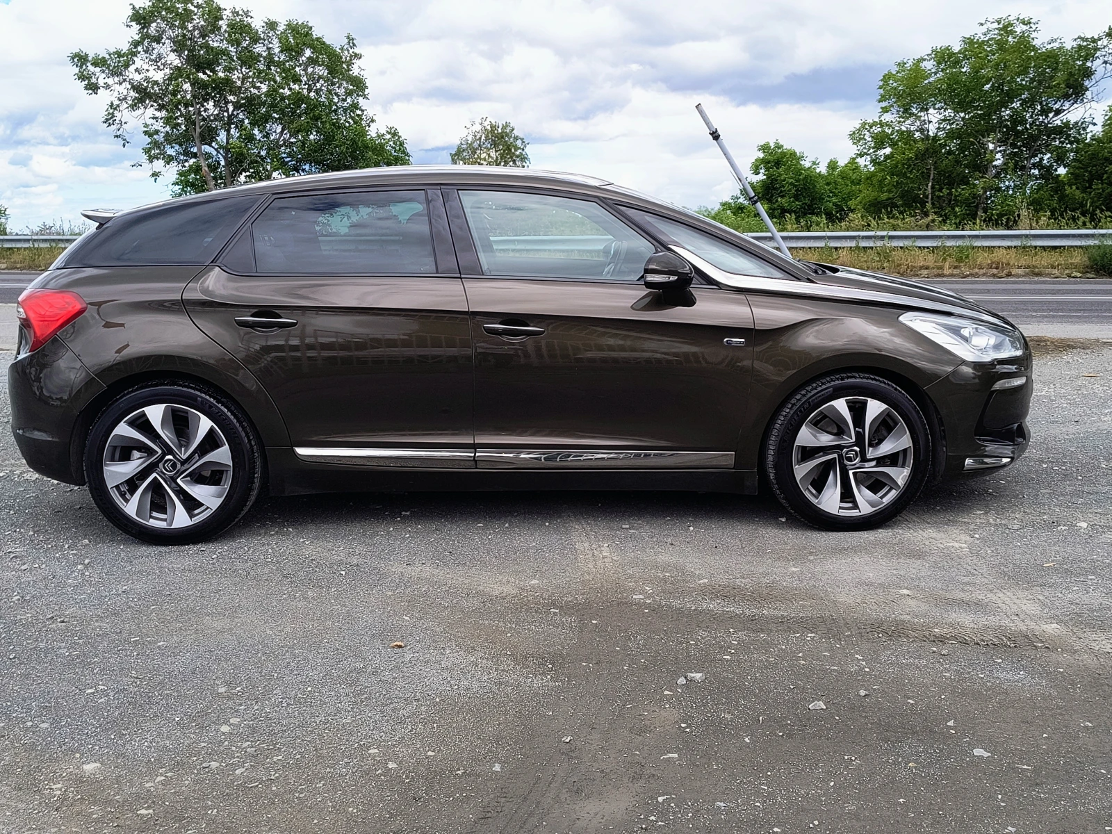 Citroen DS5 2.0-200 КС ХИБРИД  , НАВИ , АВТОМАТ /4х4 / ПАНОРАМ - изображение 4