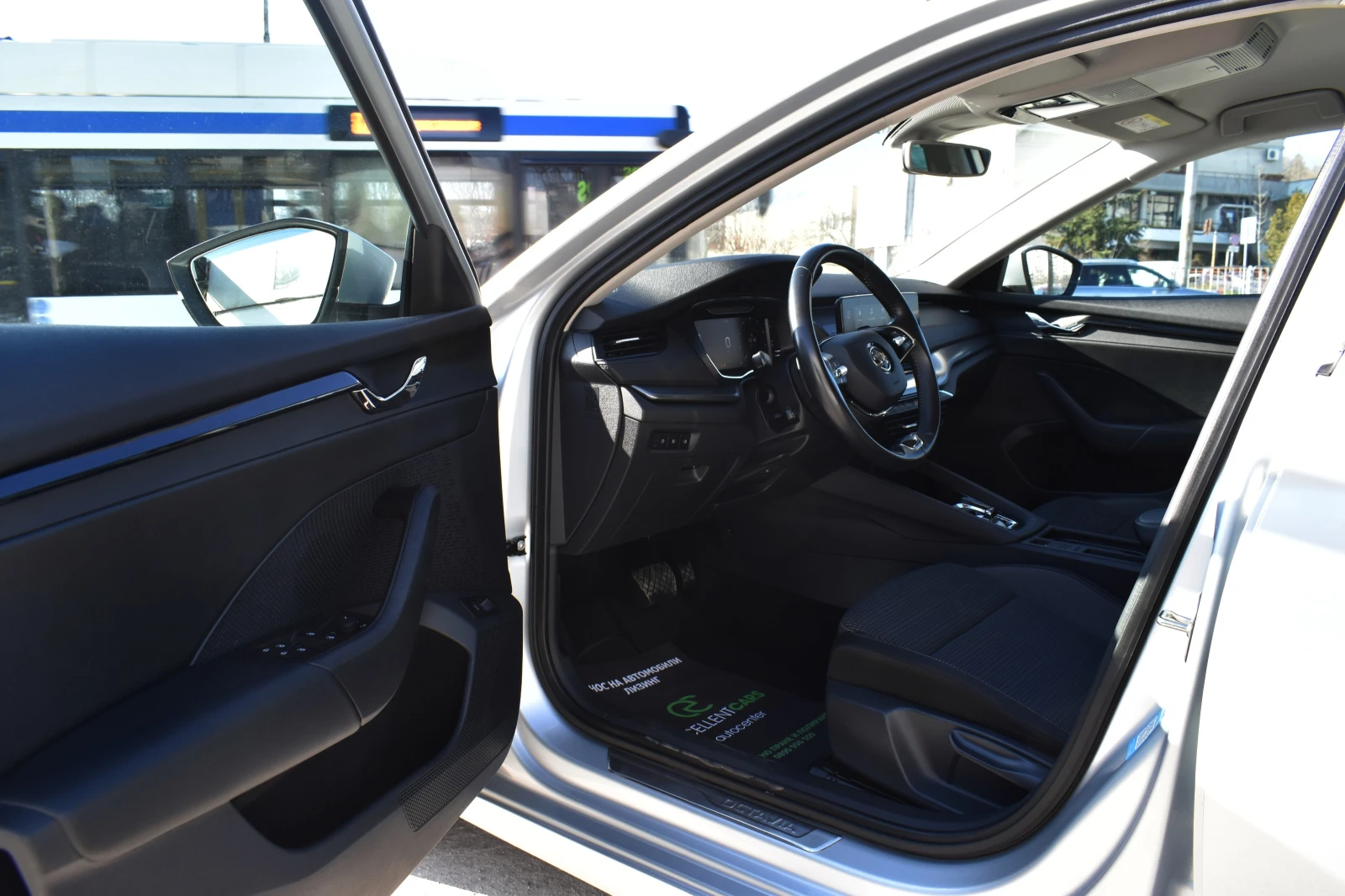 Skoda Octavia 2.0TDI* MATRIX* Luxury-edition - изображение 7