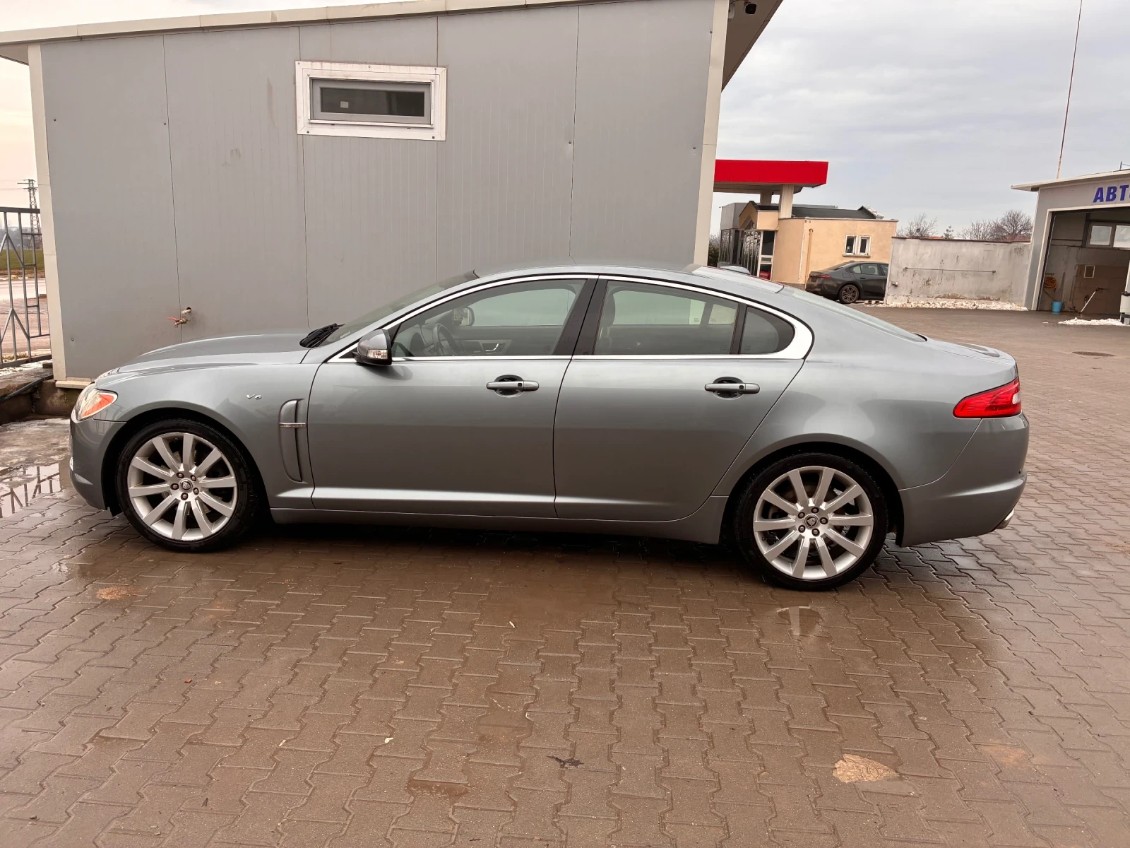 Jaguar Xf 3.0 Бензин - изображение 2