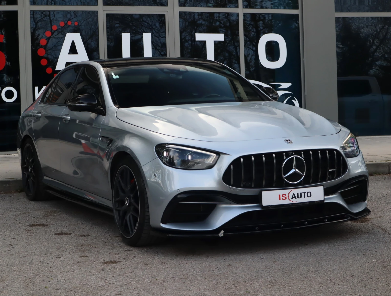 Mercedes-Benz E 63 AMG S/4M+ /Burmester/HuD/SpeedShift/360Камера/Карбон, снимка 3 - Автомобили и джипове - 53946903