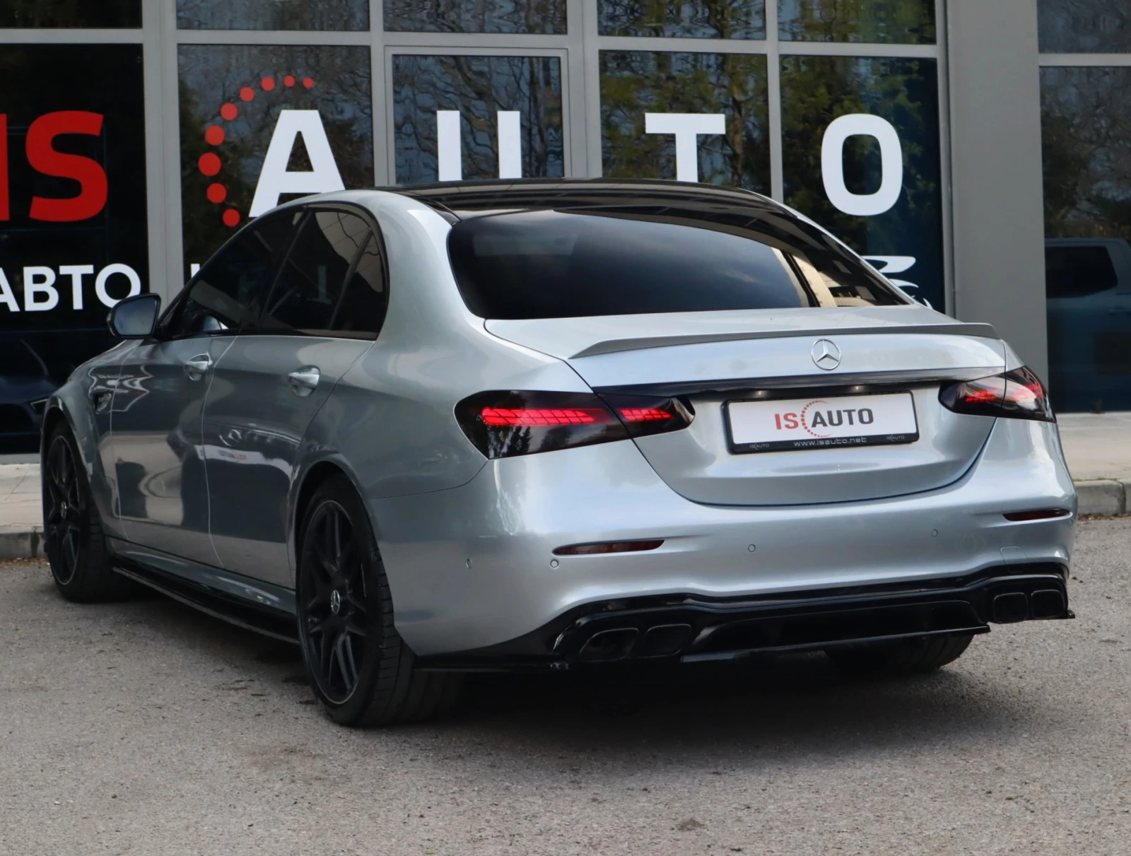 Mercedes-Benz E 63 AMG S/4M+ /Burmester/HuD/SpeedShift/360Камера/Карбон, снимка 4 - Автомобили и джипове - 53946903
