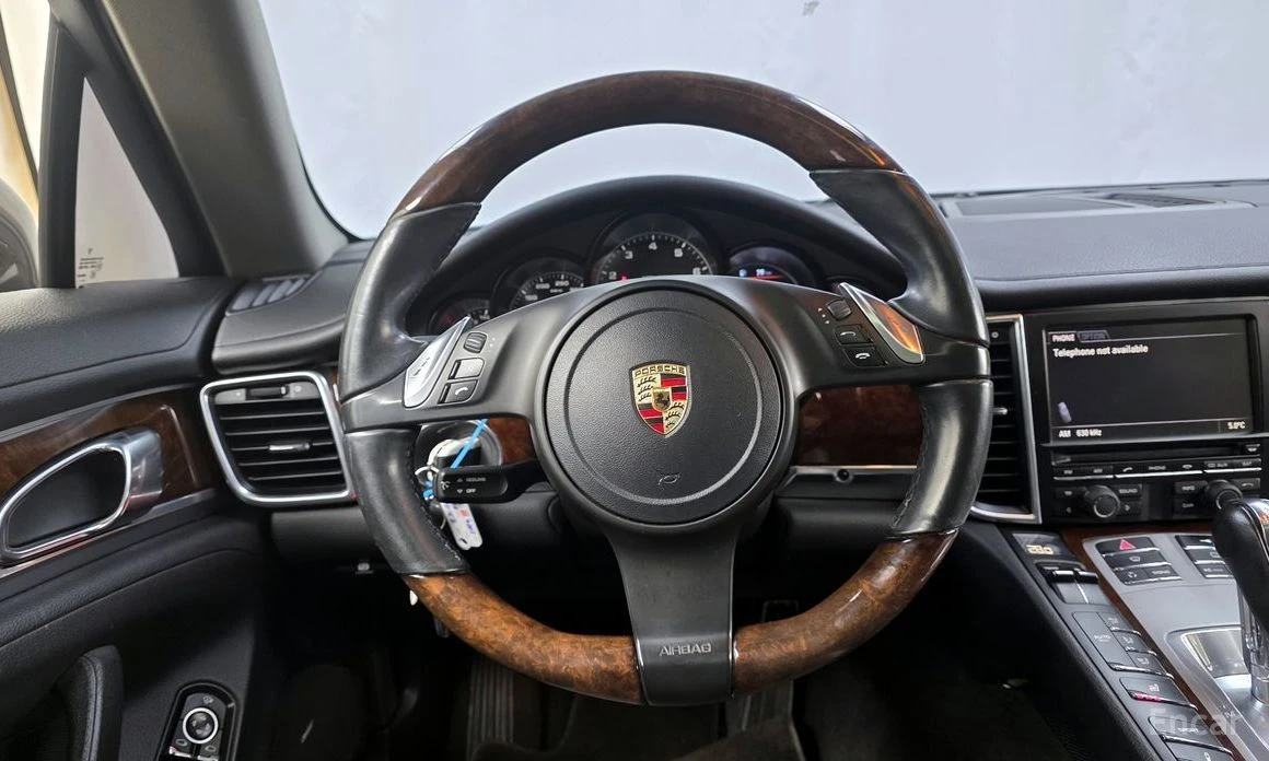 Porsche Panamera, снимка 13 - Автомобили и джипове - 53991625