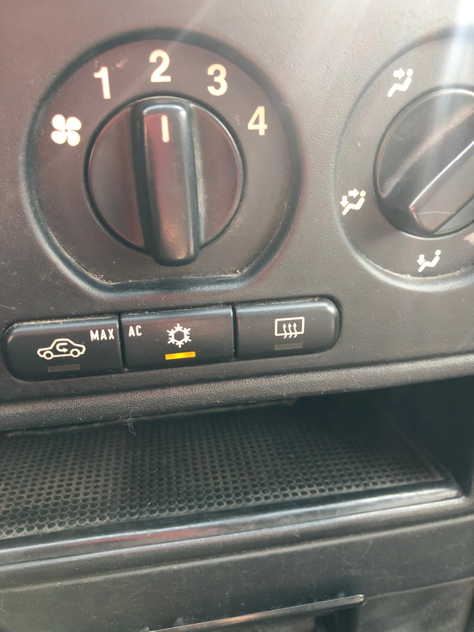 Opel Astra 1.6 75hp AC, снимка 8 - Автомобили и джипове - 54173458