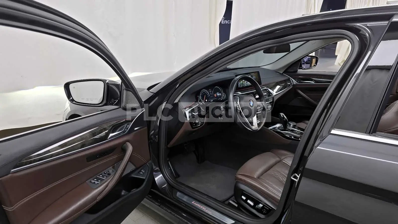 BMW 530 * Harman Kardon * 360 Камери * Дистроник * , снимка 8 - Автомобили и джипове - 54279254