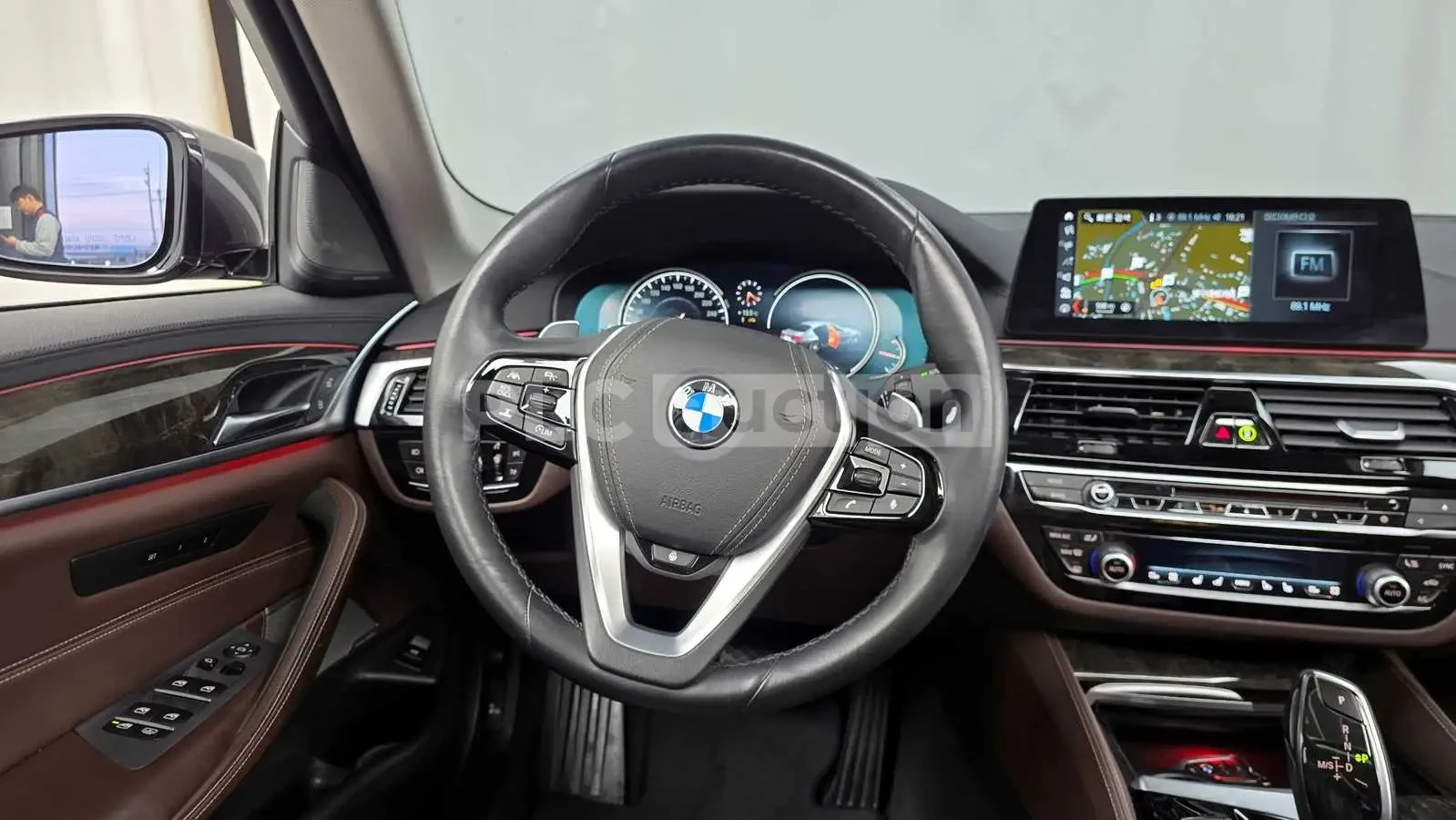 BMW 530 * Harman Kardon * 360 Камери * Дистроник * , снимка 11 - Автомобили и джипове - 54279254