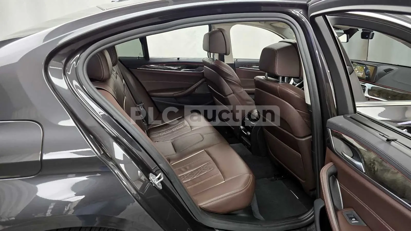 BMW 530 * Harman Kardon * 360 Камери * Дистроник * , снимка 10 - Автомобили и джипове - 54279254