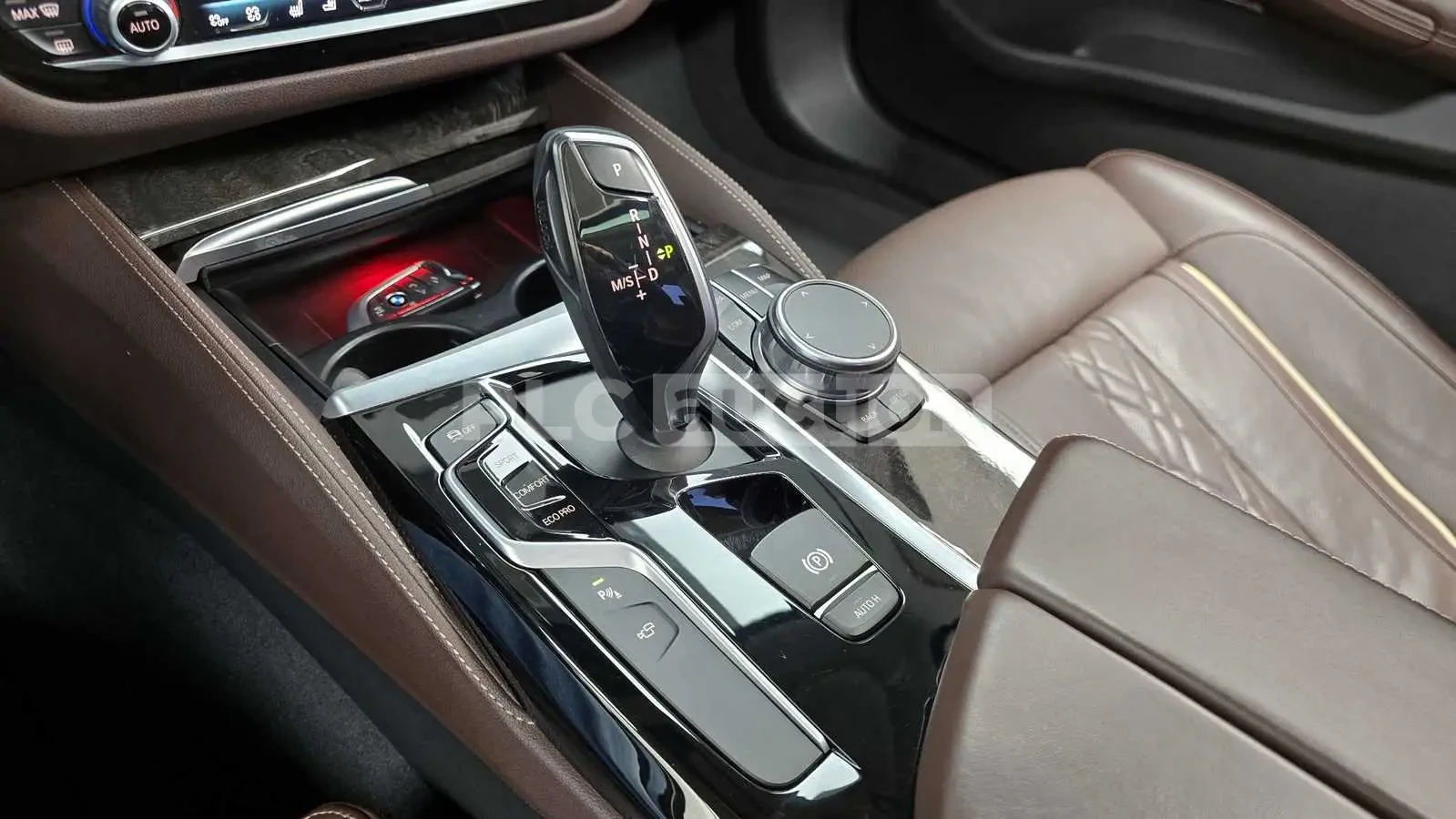 BMW 530 * Harman Kardon * 360 Камери * Дистроник * , снимка 7 - Автомобили и джипове - 54279254