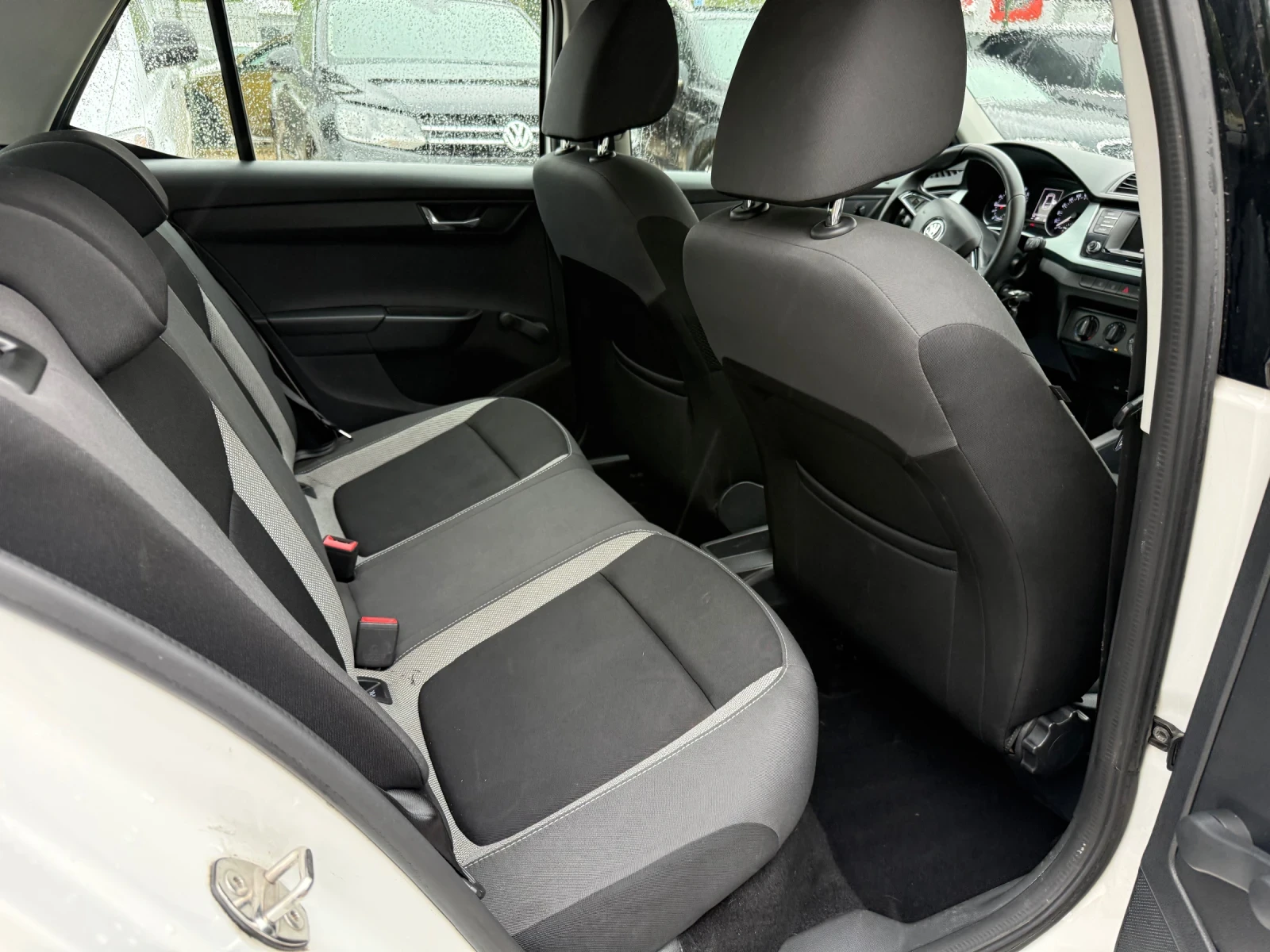 Skoda Fabia 1.4TDI - 75к.с., снимка 14 - Автомобили и джипове - 54364442