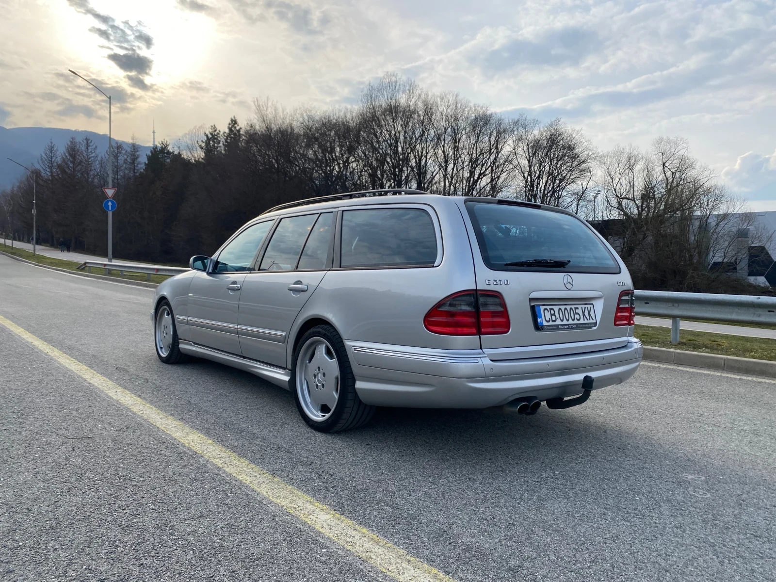 Mercedes-Benz E 55 AMG Т - model, снимка 3 - Автомобили и джипове - 54596340