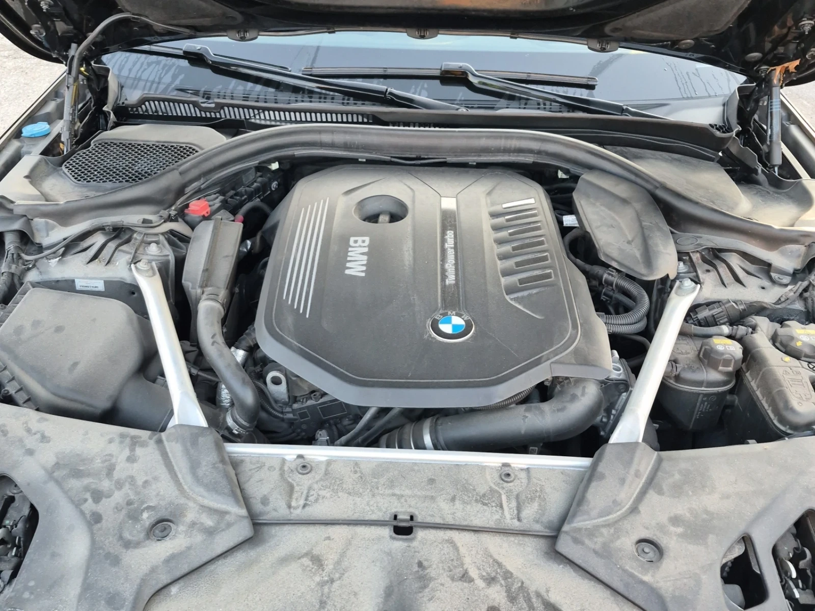 BMW 540 * M PACK* ШИБИДАХ* ПОДГРЕВИ* 360* H/K* CARFAX, снимка 10 - Автомобили и джипове - 55094186
