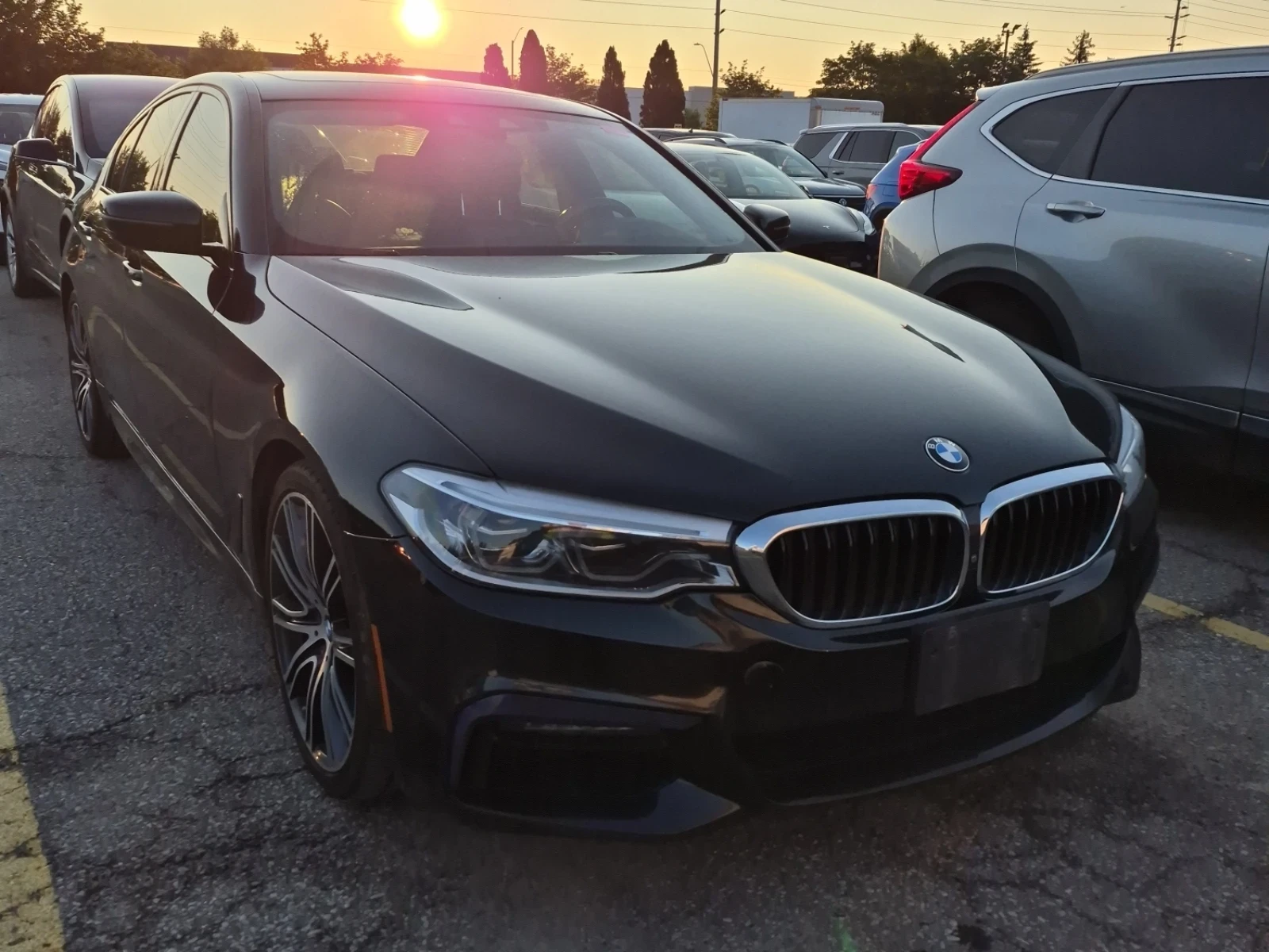 BMW 540 * M PACK* ШИБИДАХ* ПОДГРЕВИ* 360* H/K* CARFAX, снимка 2 - Автомобили и джипове - 55094186