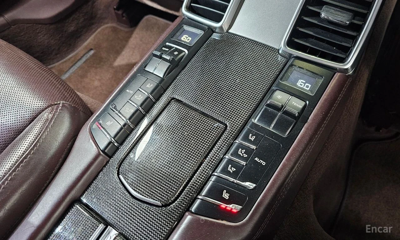 Porsche Panamera TURBO* PDK* ПОДГРЕВ* ОБДУХВАНЕ* ДИСТРОНИК* КАМЕРА*, снимка 15 - Автомобили и джипове - 55213265