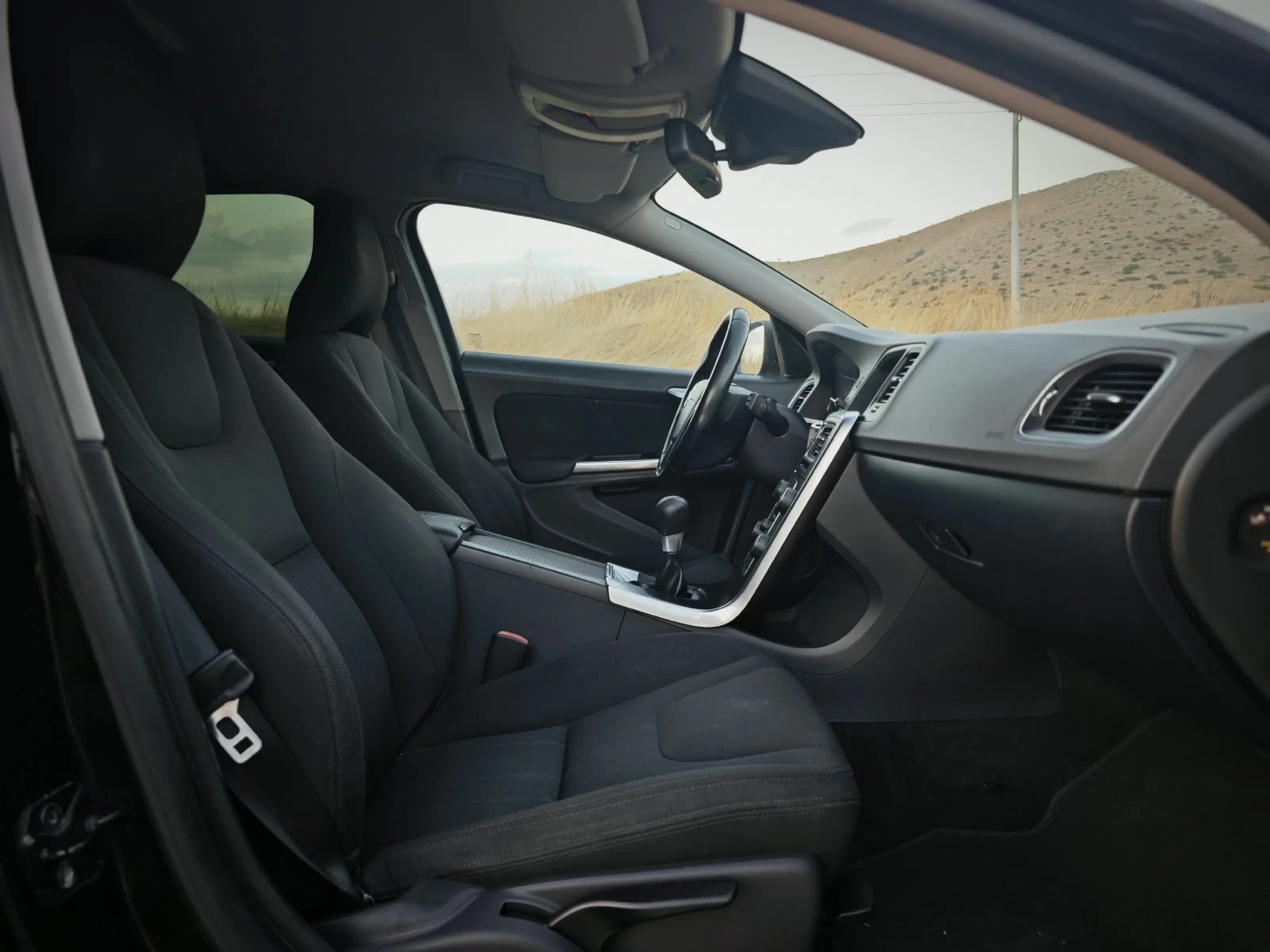 Volvo V60 * Exclusive* , снимка 12 - Автомобили и джипове - 55949024