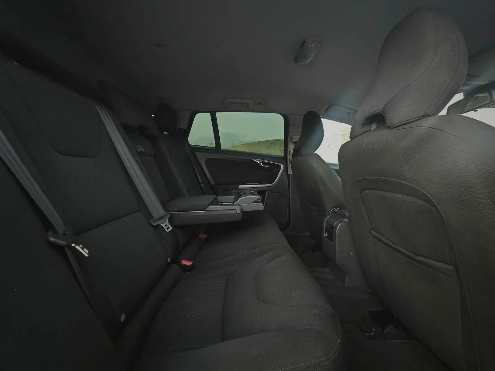 Volvo V60 * Exclusive* , снимка 14 - Автомобили и джипове - 55949024