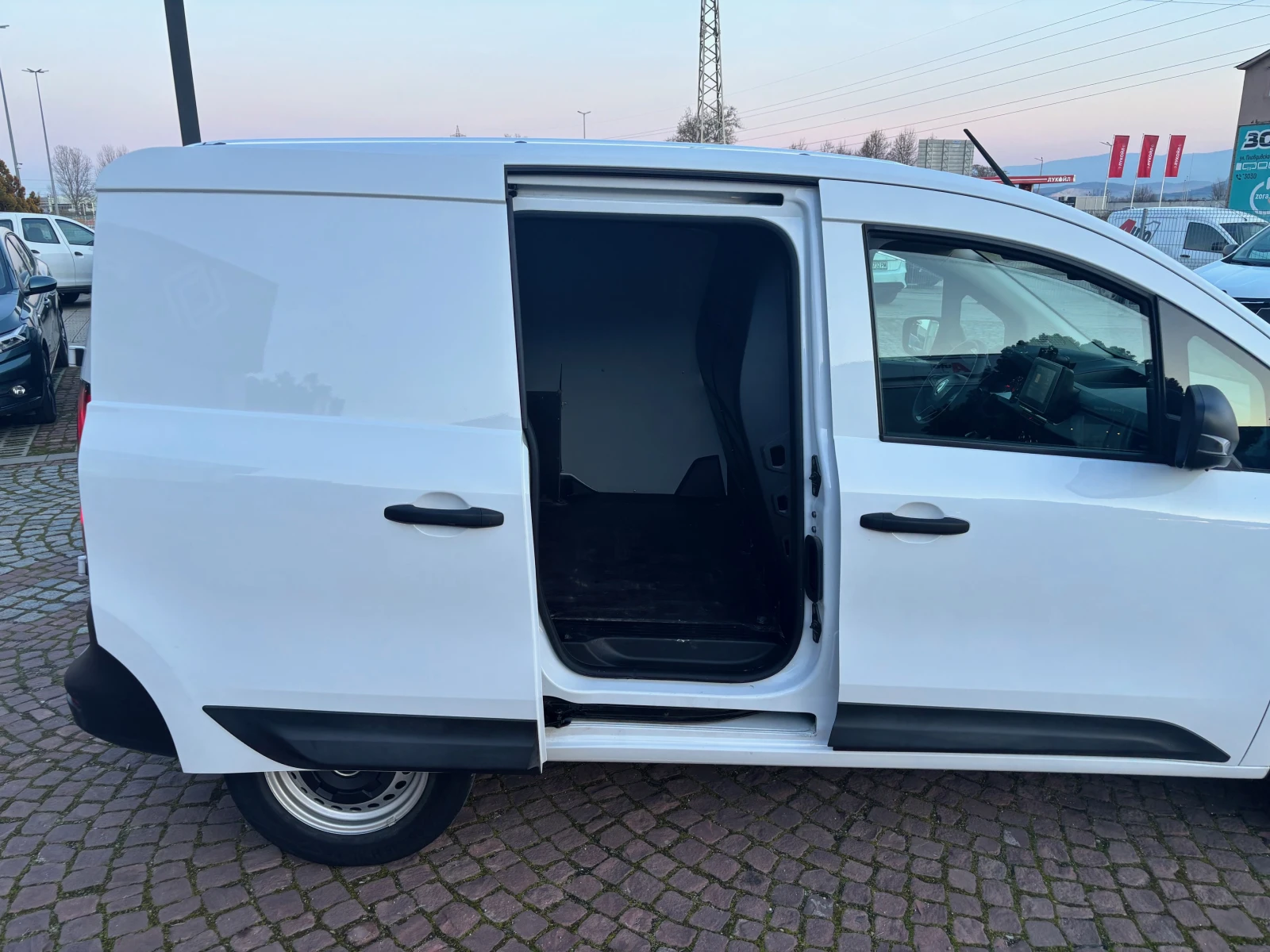 Renault Kangoo 1, 5 dCi 95 hp BVM6, снимка 10 - Автомобили и джипове - 56132469
