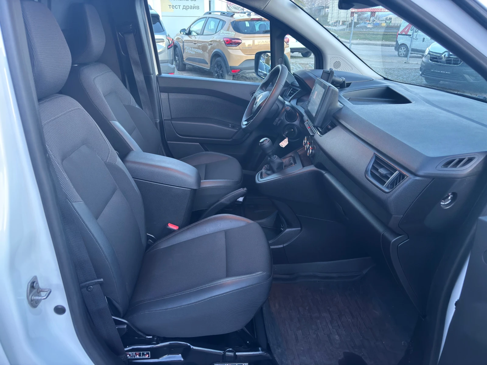 Renault Kangoo 1, 5 dCi 95 hp BVM6, снимка 13 - Автомобили и джипове - 56132469