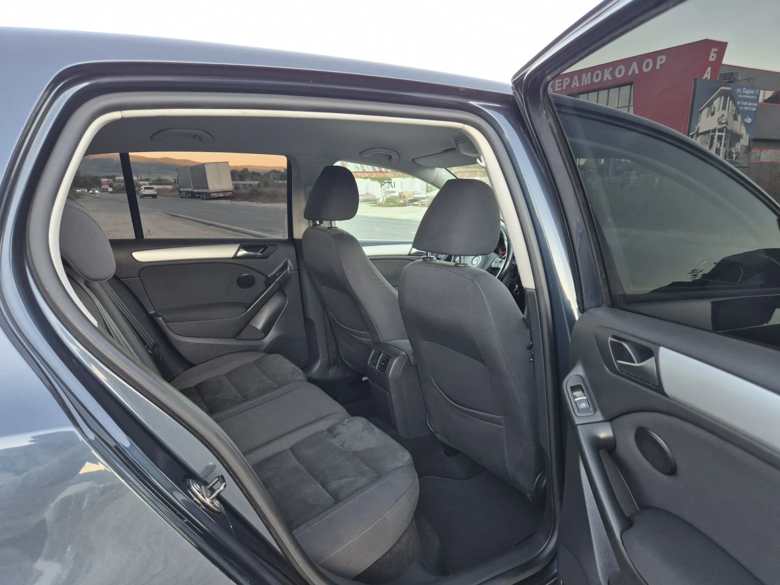VW Golf 2.0TDI 140k.s 6s.k ������ | Mobile.bg � ����������� 12