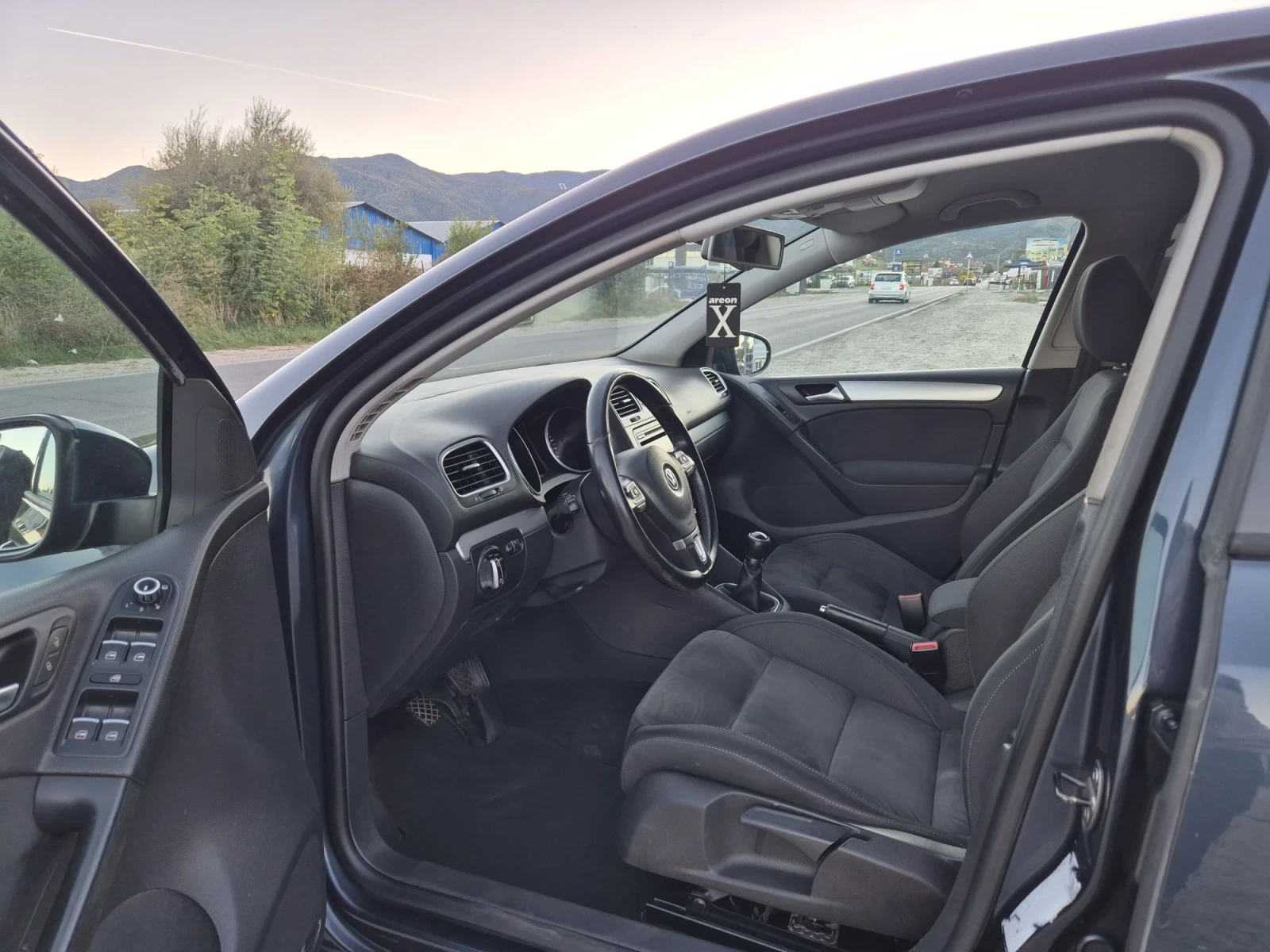 VW Golf 2.0TDI 140k.s 6s.k ������ | Mobile.bg � ����������� 9