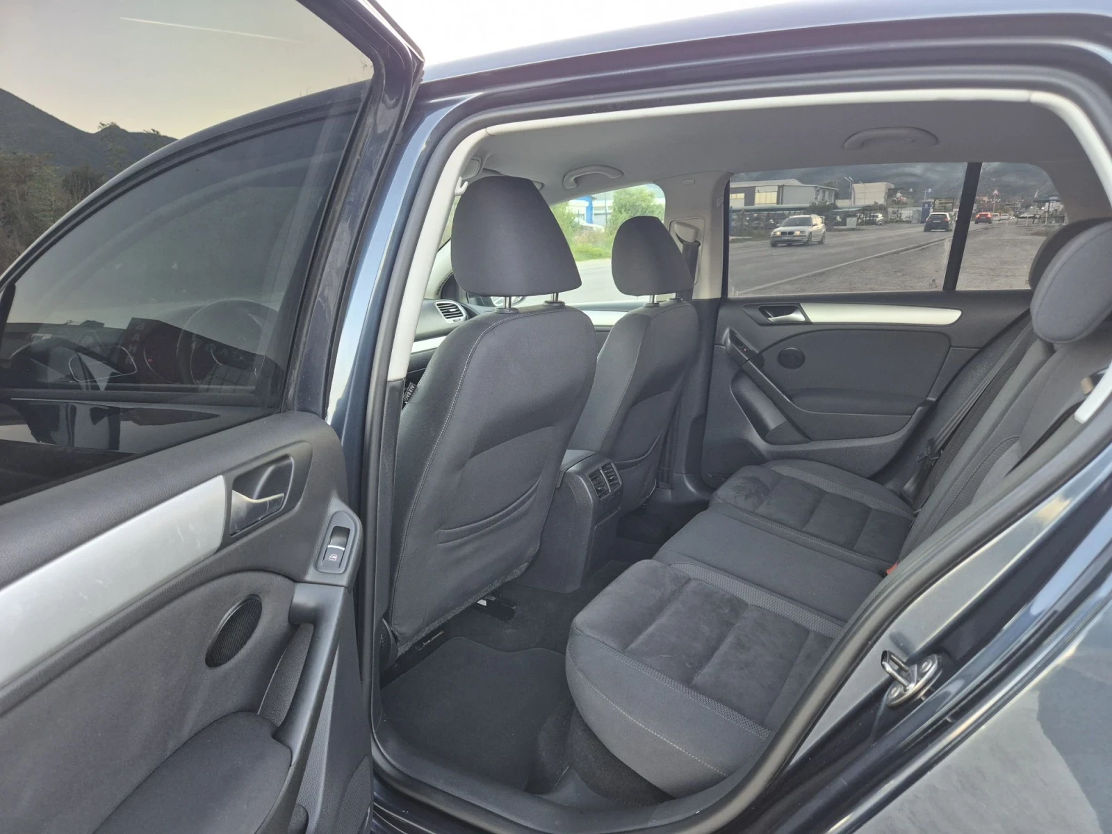 VW Golf 2.0TDI 140k.s 6s.k ������ | Mobile.bg � ����������� 10