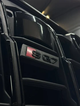 Audi SQ7, снимка 10