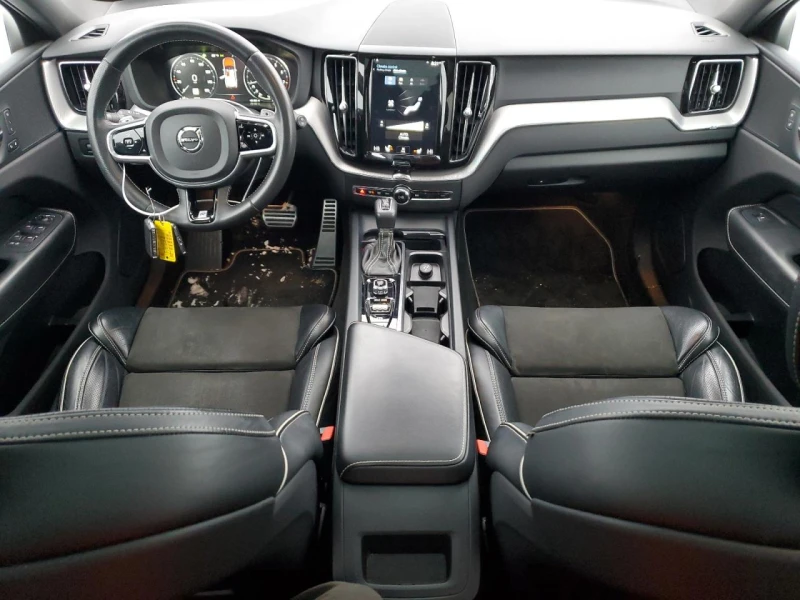 Volvo XC60 T5 AWD R-DESIGN ЗАСТРАХОВАТЕЛ, снимка 8 - Автомобили и джипове - 49595553