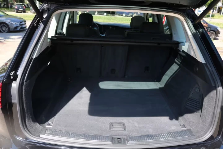VW Touareg 3.0TDI/ELEGANCE/231HP/4M/NIGHT-V./HUD/MASSAGE/814f - изображение 6