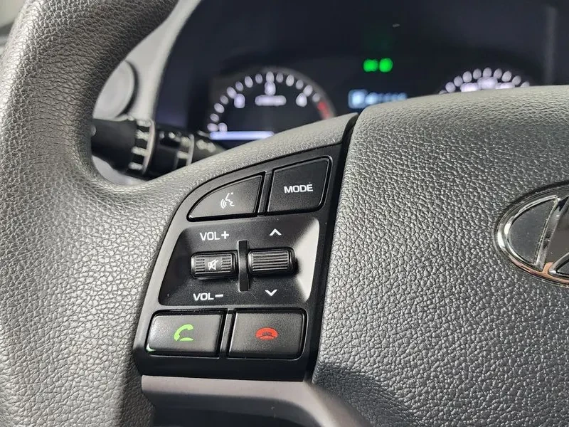 Hyundai Tucson 2.0 2WD STYLE, снимка 16 - Автомобили и джипове - 55801591