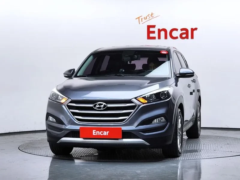 Hyundai Tucson 2.0 2WD STYLE, снимка 3 - Автомобили и джипове - 55801591
