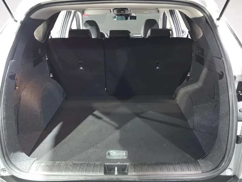 Hyundai Tucson  Diesel 2.0 4Wd Modern, снимка 17 - Автомобили и джипове - 56130782