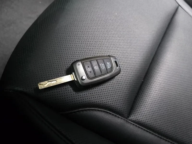 Hyundai Tucson  Diesel 2.0 4Wd Modern, снимка 16 - Автомобили и джипове - 56130782