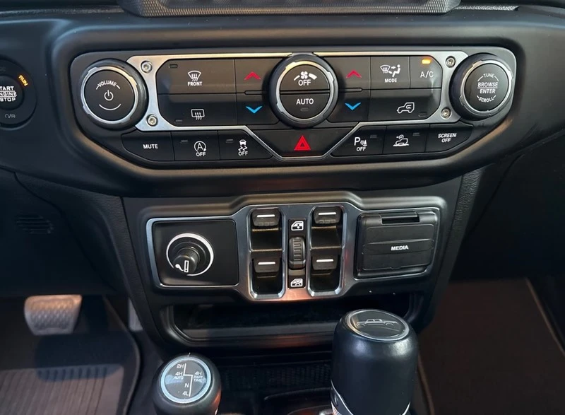 Jeep Gladiator 3.0 V6 Launch Edition 4WD, снимка 8 - Автомобили и джипове - 56624450