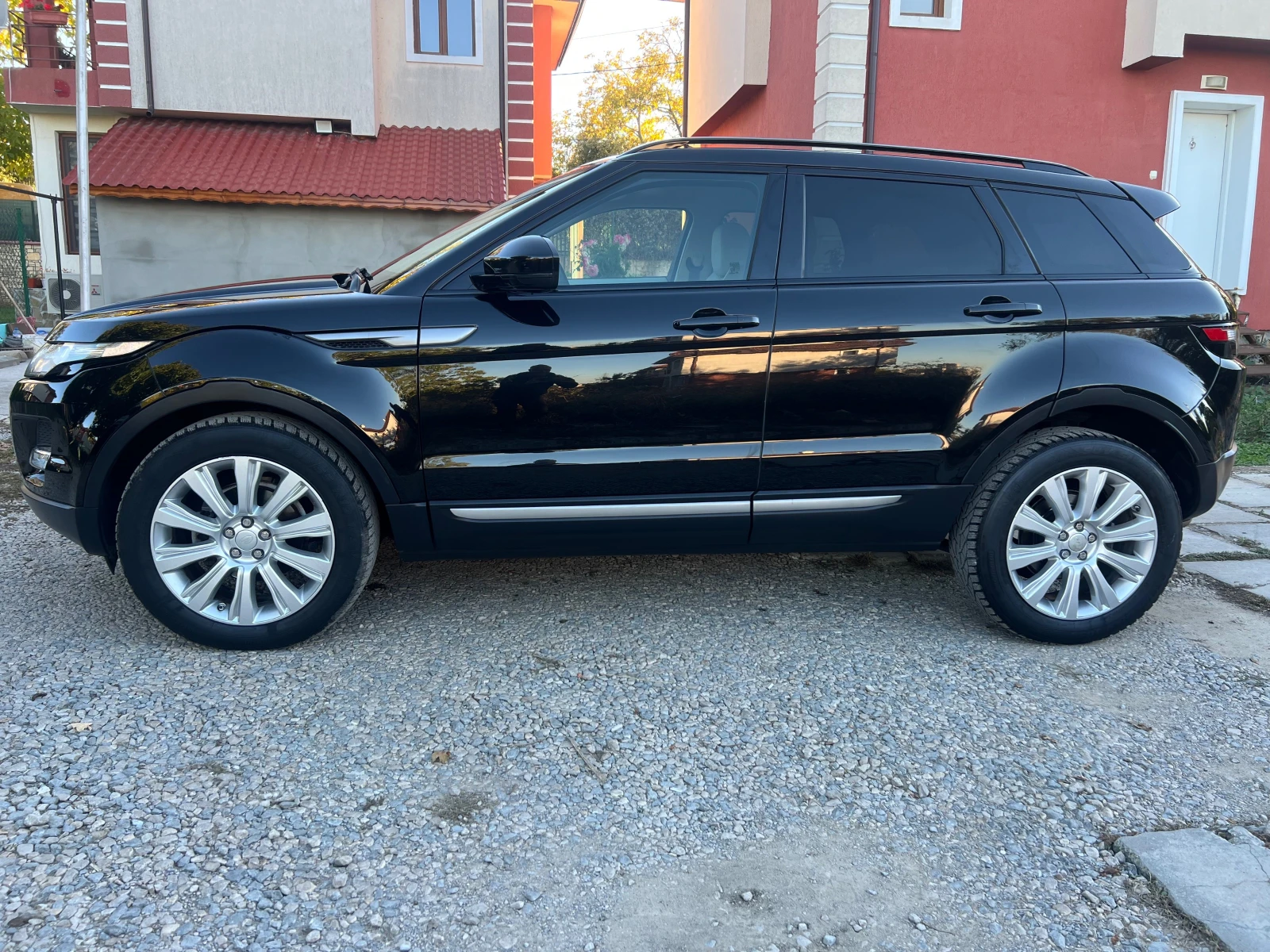 Land Rover Range Rover Evoque FACE-2.2D4-192K.C-4X4-AВТОМАТИК-9 СКОРОСТИ - изображение 3