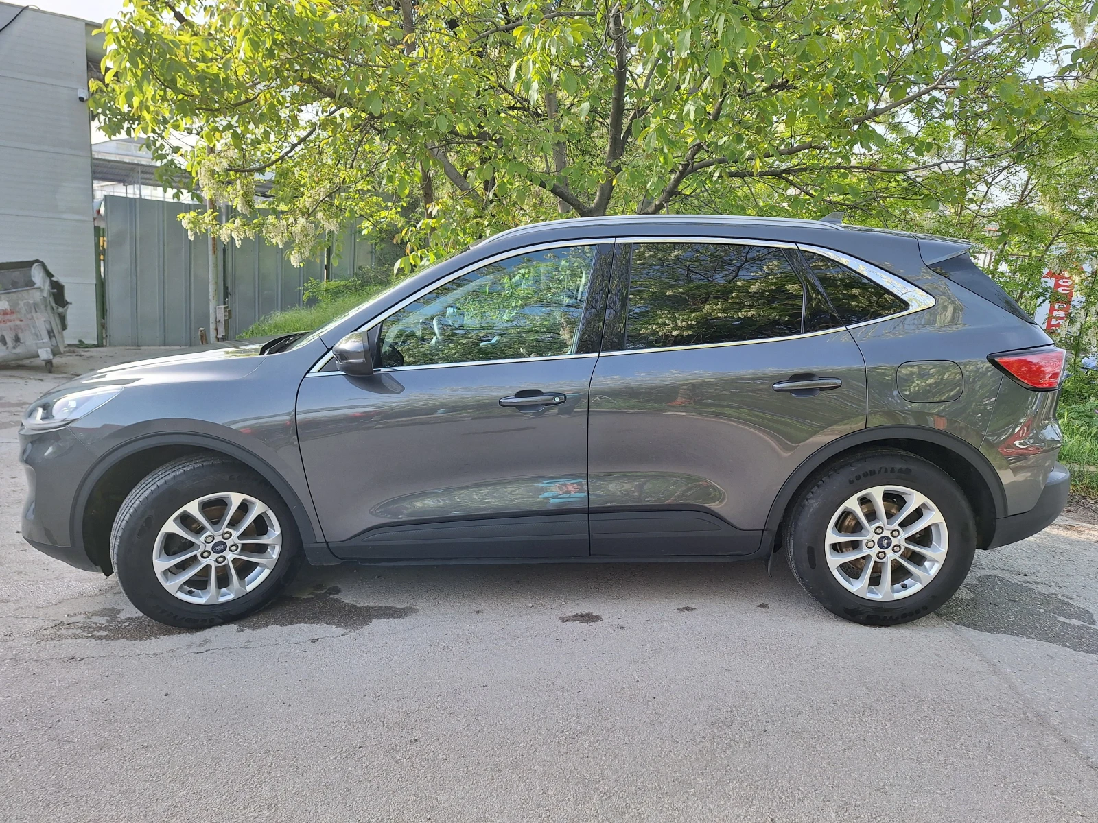 Ford Kuga  - изображение 2