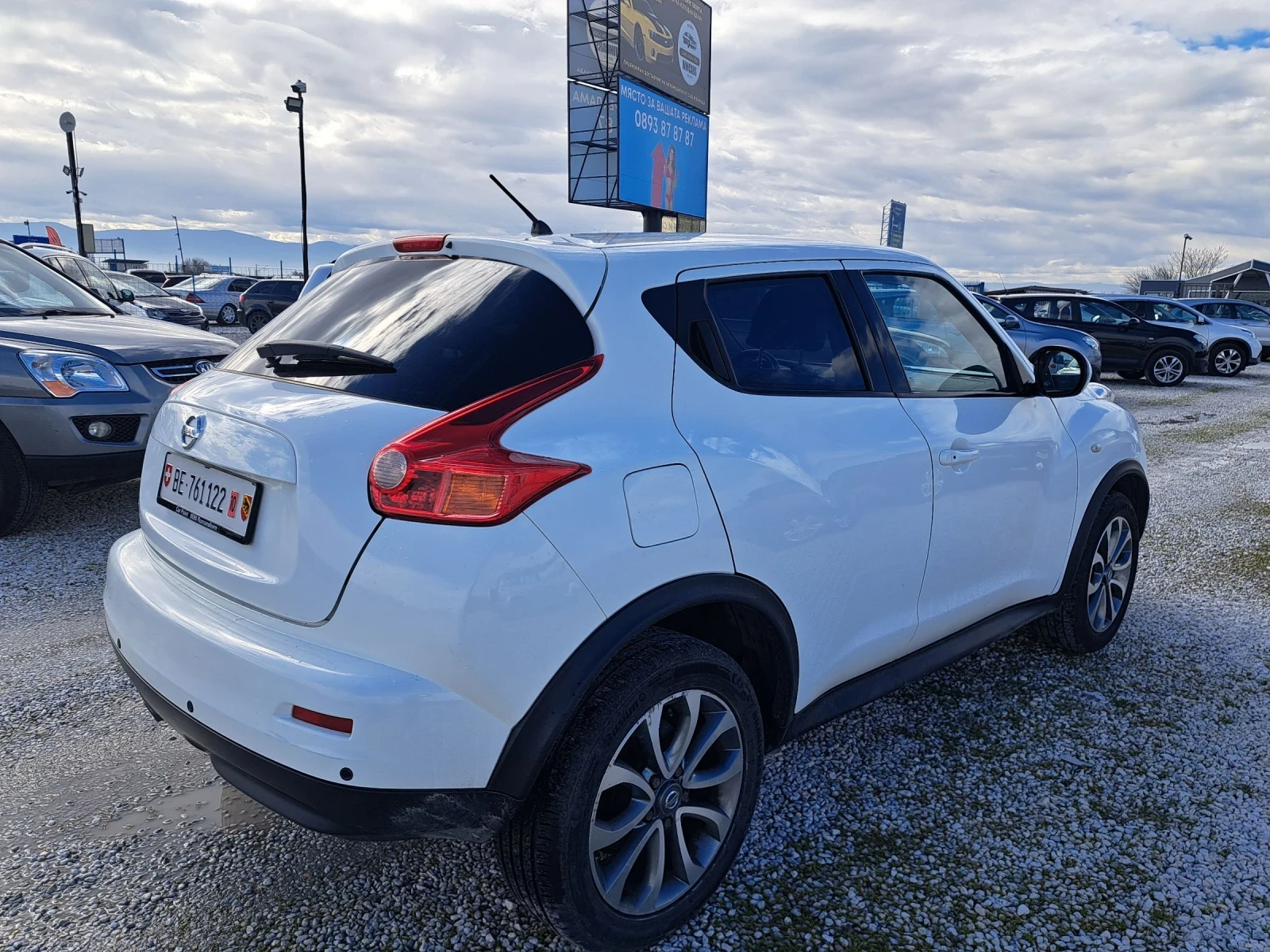 Nissan Juke 1.6 Кожа/Навигация, снимка 7 - Автомобили и джипове - 54410240