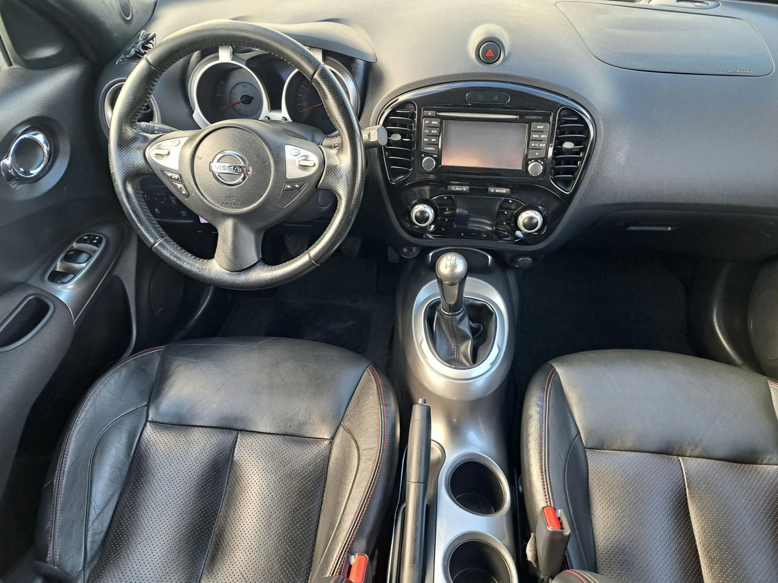 Nissan Juke 1.6 Кожа/Навигация, снимка 13 - Автомобили и джипове - 54410240