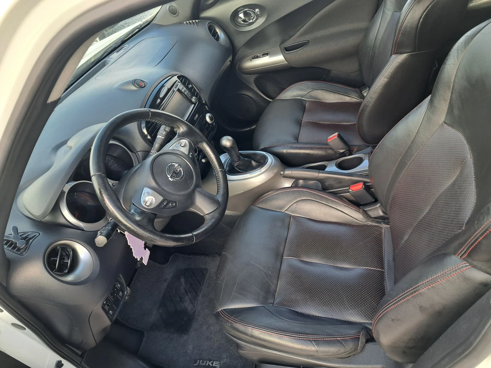 Nissan Juke 1.6 Кожа/Навигация, снимка 9 - Автомобили и джипове - 54410240