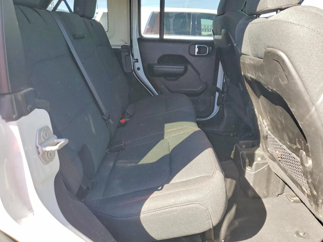 Jeep Wrangler, снимка 2 - Автомобили и джипове - 55755134