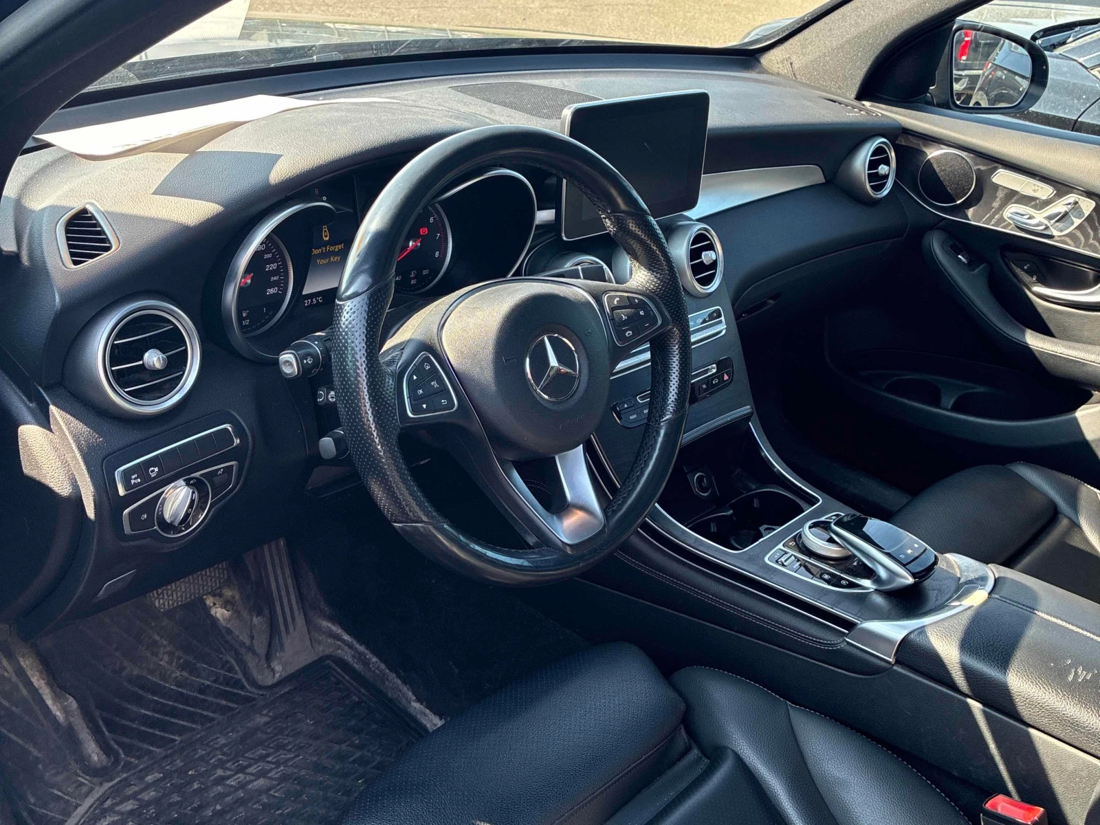 Mercedes-Benz GLC 300 ПАМЕТ| ПАНОРАМА| 360| CARFAX| , снимка 5 - Автомобили и джипове - 55873936