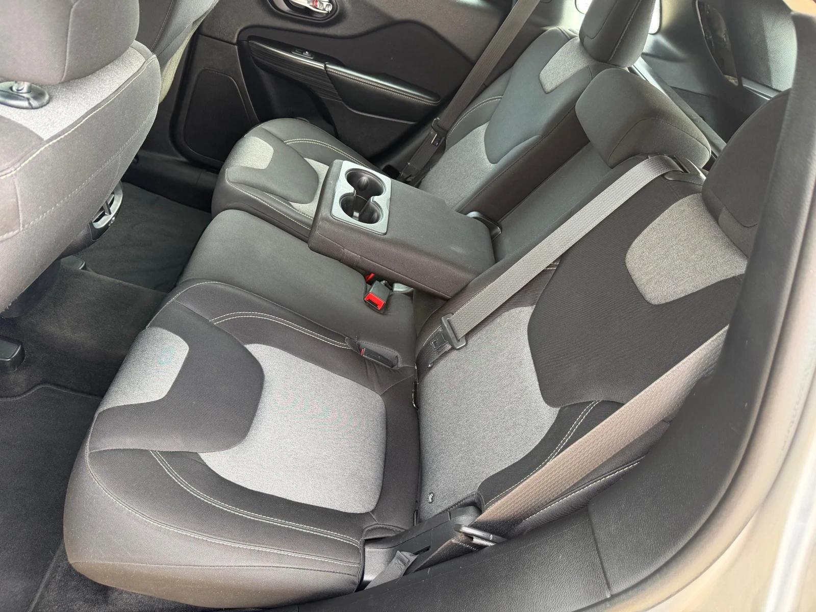 Jeep Cherokee 2, 0 M-JET 9 СКОРОСТИ ЛИЗИНГ ВИДЕО, снимка 11 - Автомобили и джипове - 55946320