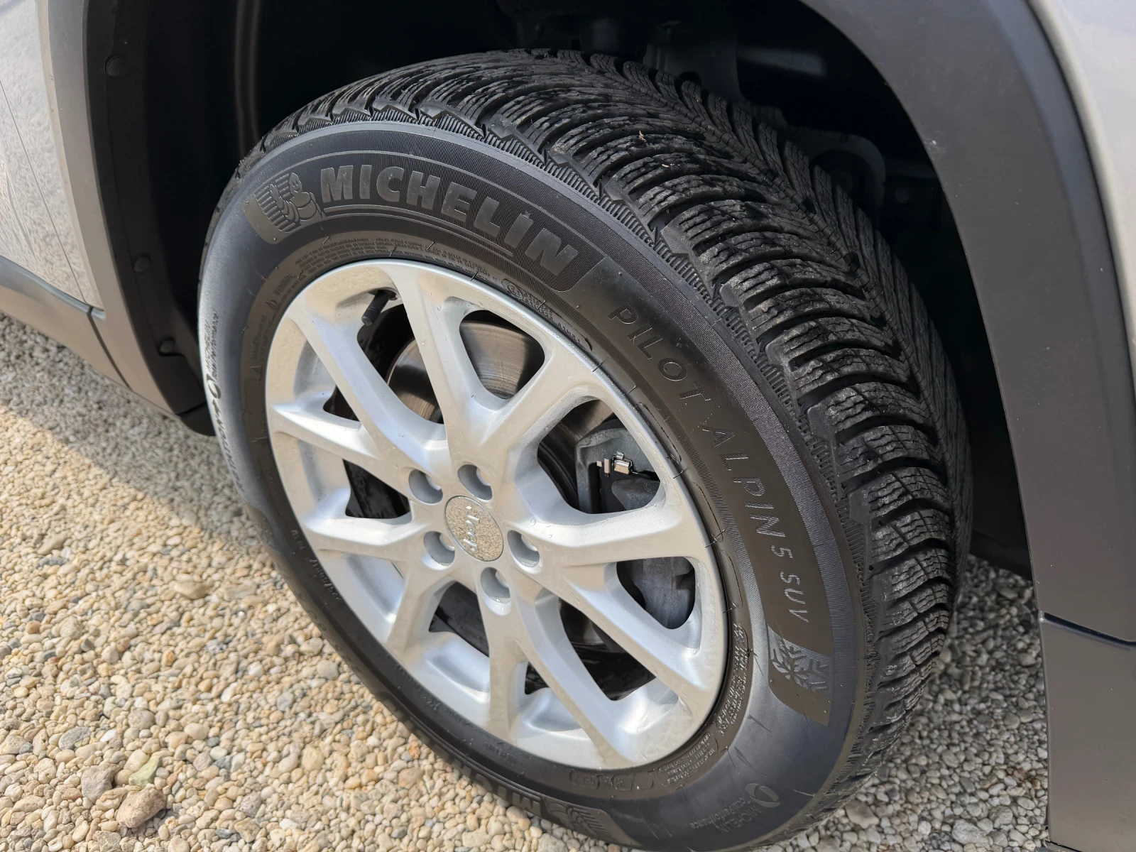 Jeep Cherokee 2, 0 M-JET 9 СКОРОСТИ ЛИЗИНГ ВИДЕО, снимка 4 - Автомобили и джипове - 55946320